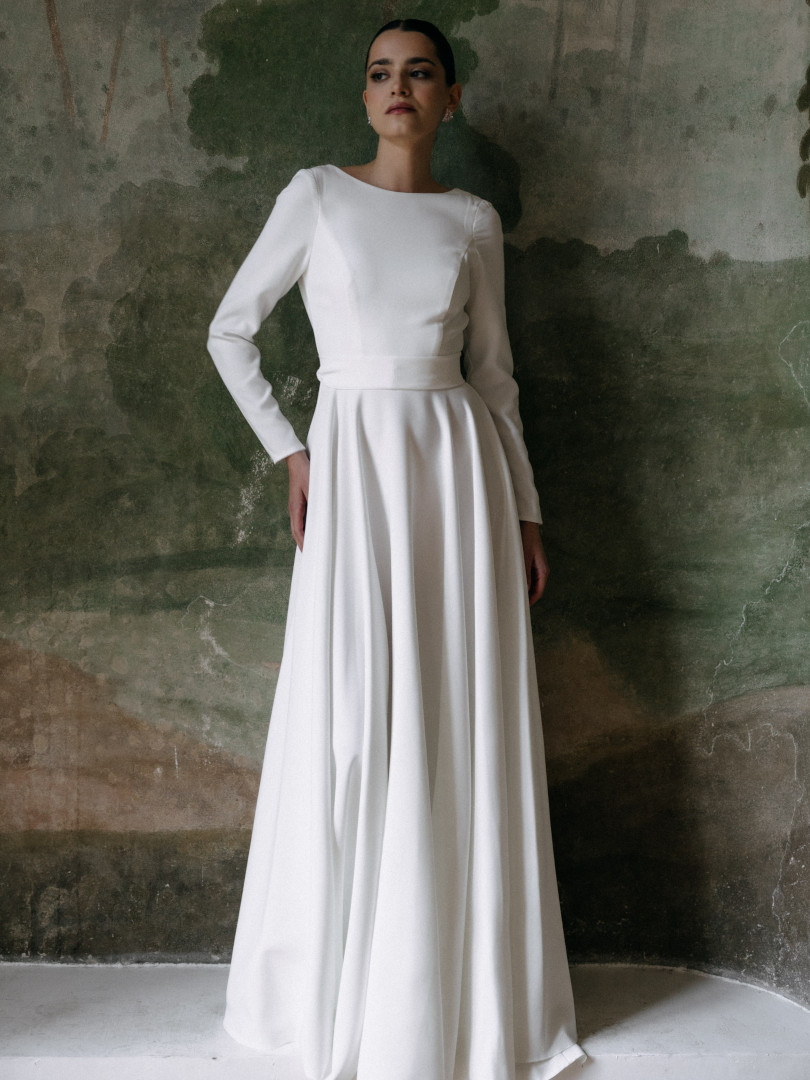 Willow - wedding dress with long sleeves and back neckline - Kulunove image 2