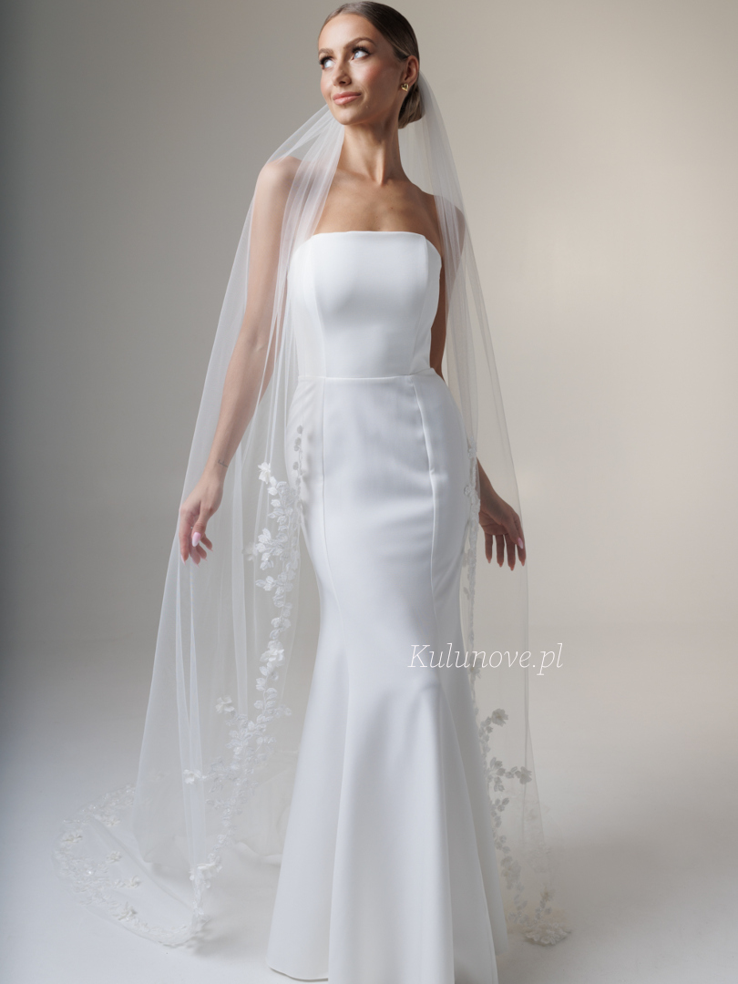 Long glamorous wedding veil with three-dimensional floral embroidery - Kulunove image 3