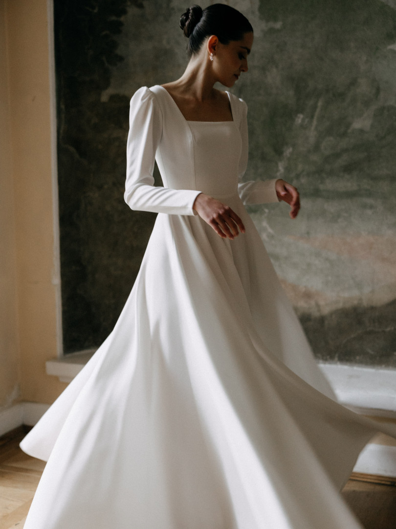 Zofia - wedding dress with square neckline and long sleeves with buffets - Kulunove image 1