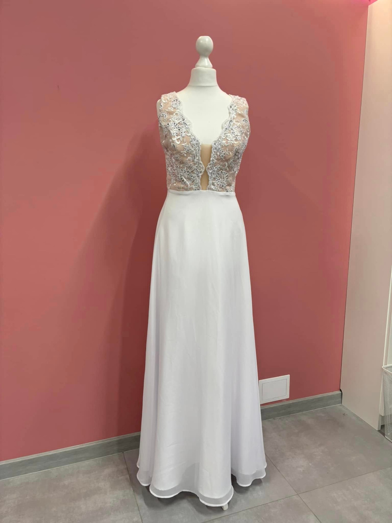 Ismena - white wedding dress with overlap pleat - Kulunove image 2