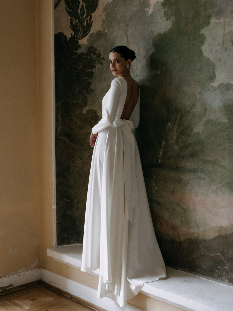 Willow - wedding dress with long sleeves and back neckline - Kulunove image 1