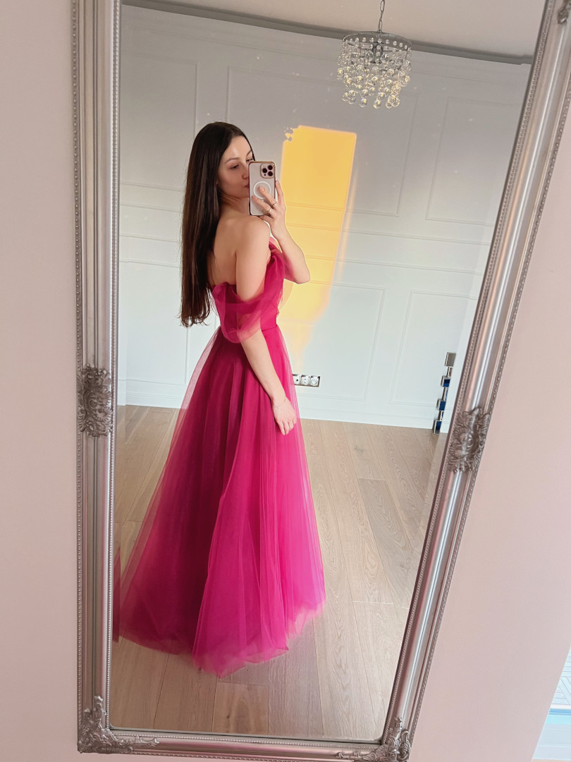 Selena - long corset tulle gown in fuchsia with falling sleeves - Kulunove image 3