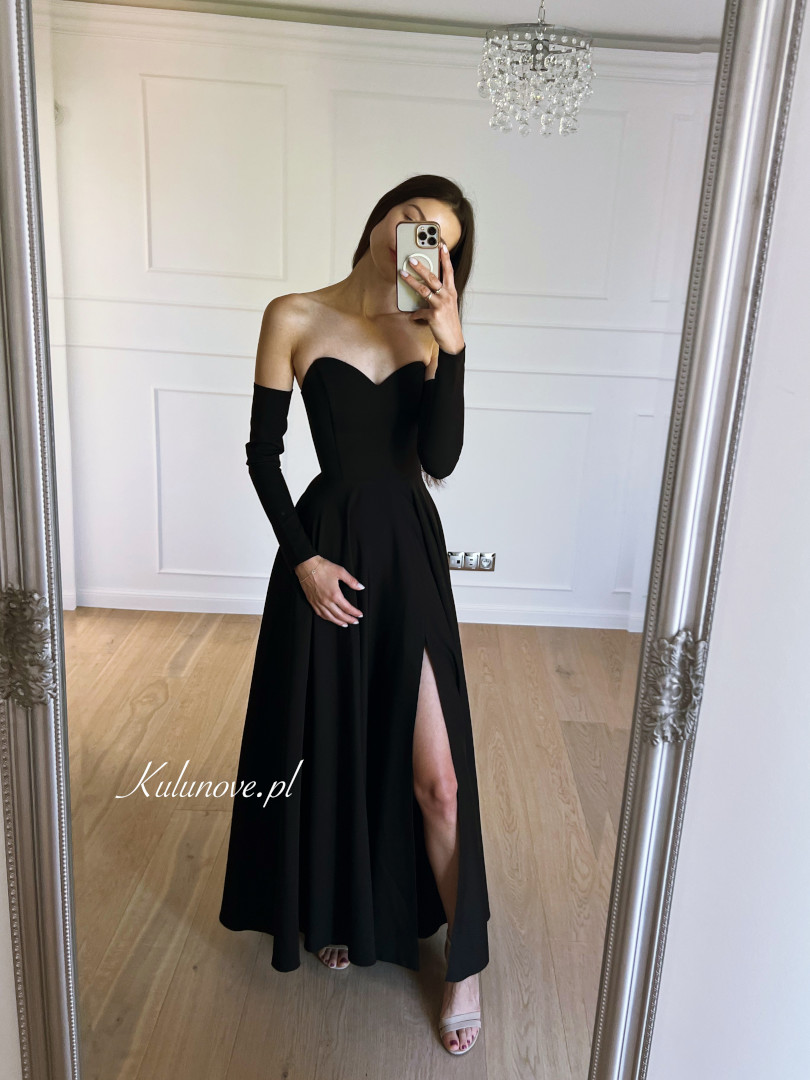 Judith - classic corset black maxi dress with extra straight sleeves - Kulunove image 4