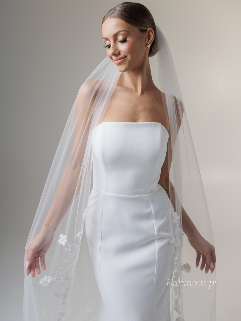 Long glamorous wedding veil with three-dimensional floral embroidery - Kulunove image 2