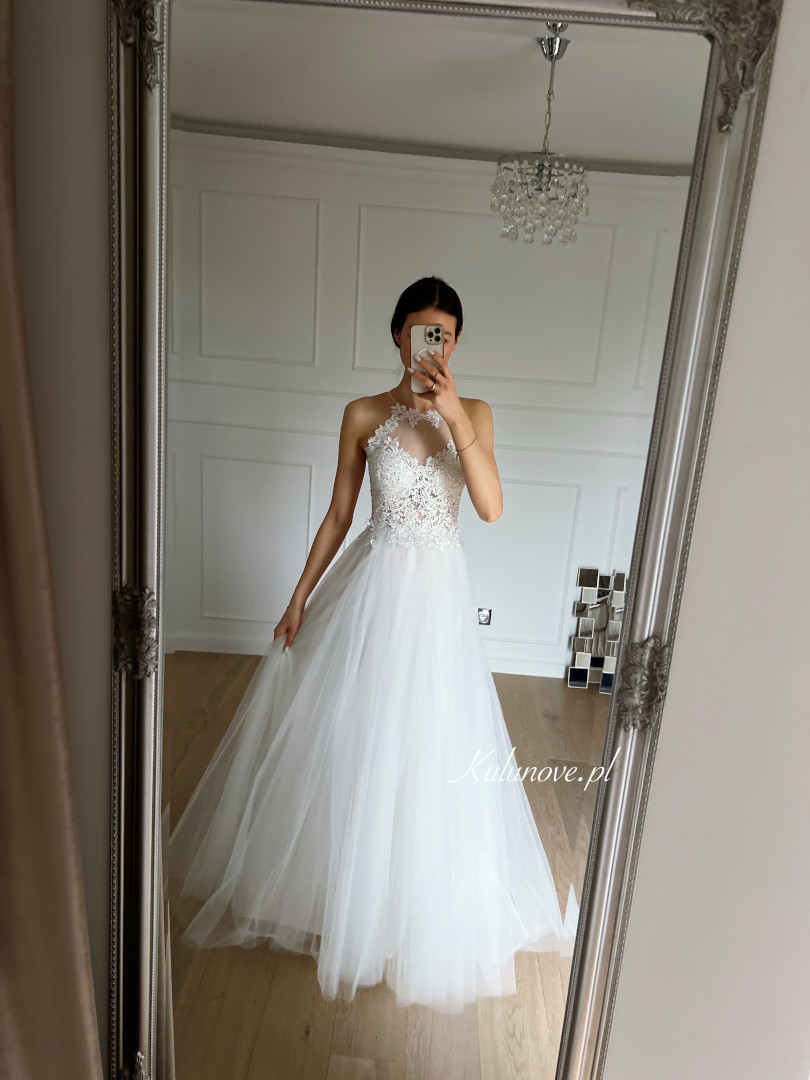 Berta - NR 662 tulle princess wedding dress with halter neckline decorated with lace - Kulunove image 1