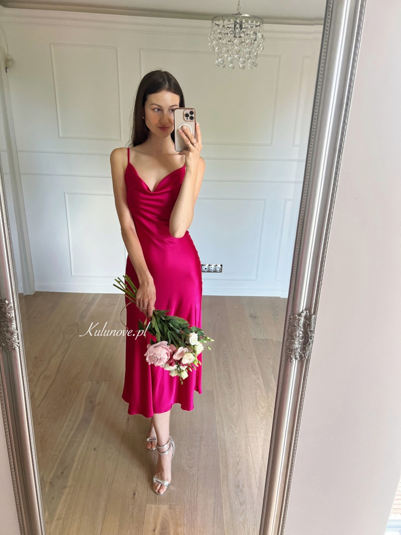 California - satin minimalist strapless dress in fuchsia color - Kulunove image 2