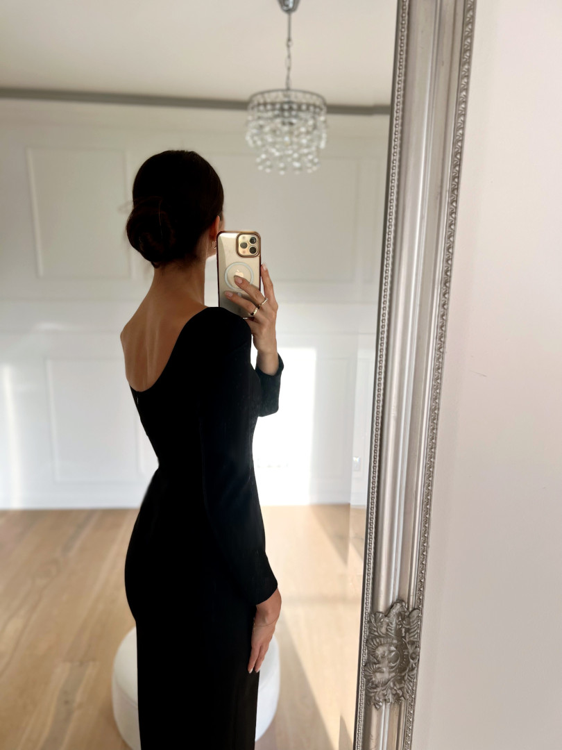 CARLA- black dress with karo neckline long sleeve and leg opening - Kulunove image 3