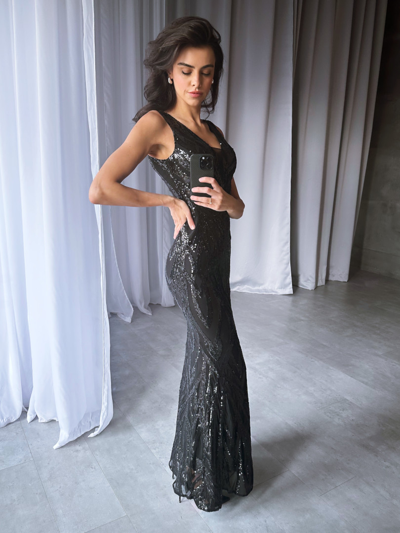 Diamond black- shimmering fitted black dress with thicker straps - Kulunove image 3