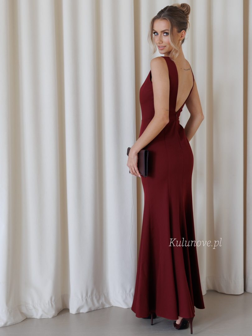 Dakota - maroon fitted dress with a striking neckline on the back - Kulunove image 2