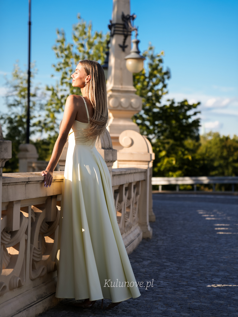 Elisabeth maxi - buttery thin strapless dress with deep neckline - Kulunove image 4