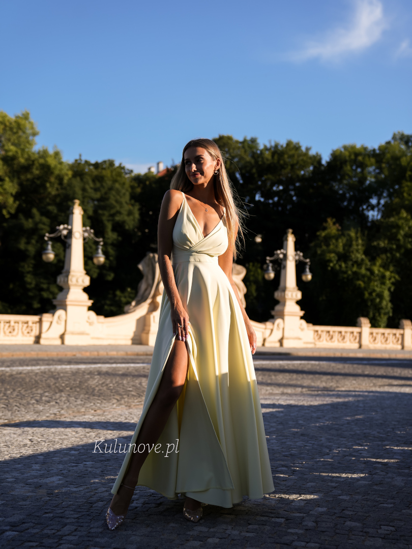 Elisabeth maxi - buttery thin strapless dress with deep neckline - Kulunove image 1