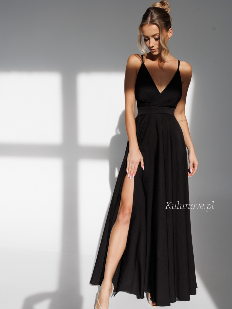 Elisabeth maxi - long black flared strapless dress with overlap neckline - Kulunove image 2