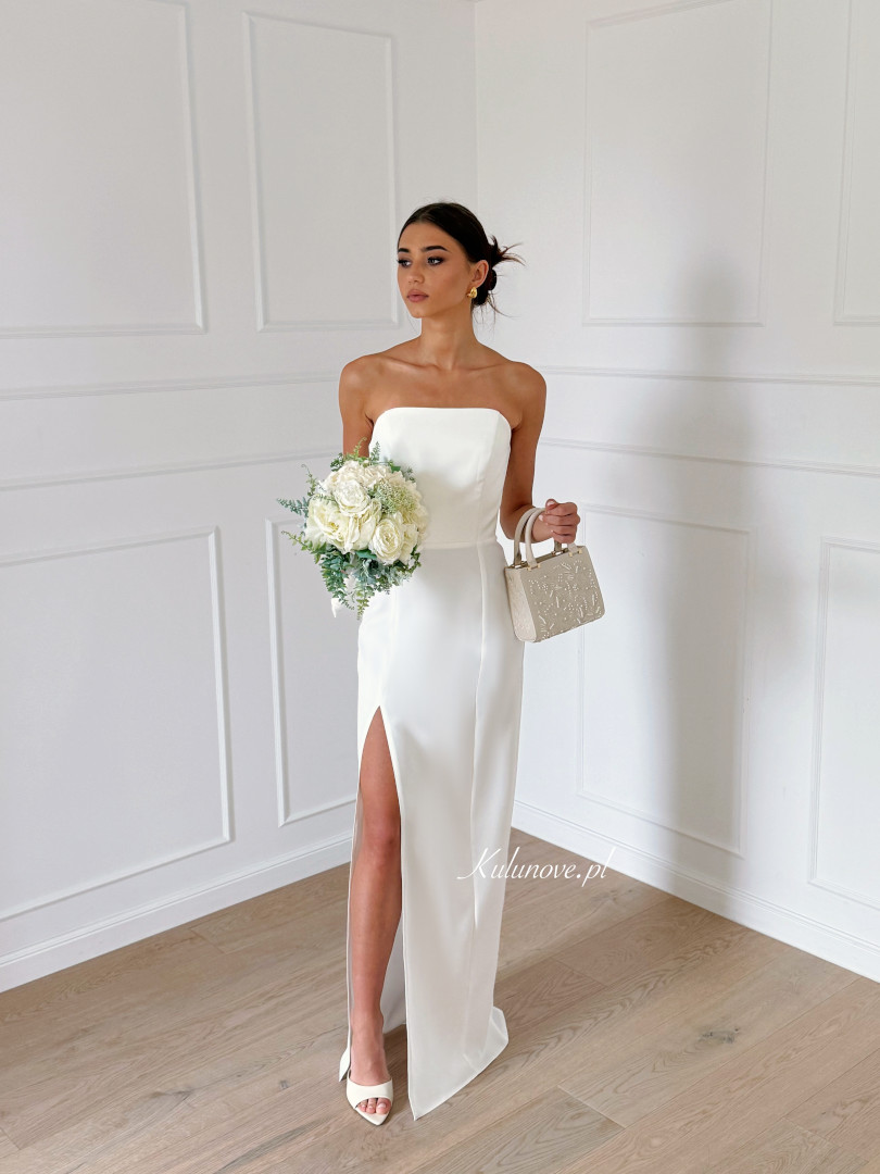 Emily - minimalist wedding dress in ecru color with simple corset top and leg slit - Kulunove image 2