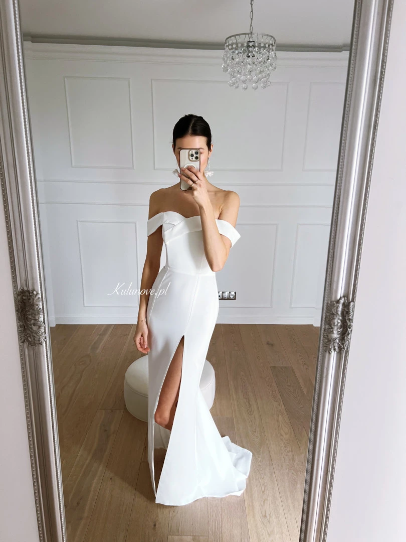 Simple elegant maxi dress store