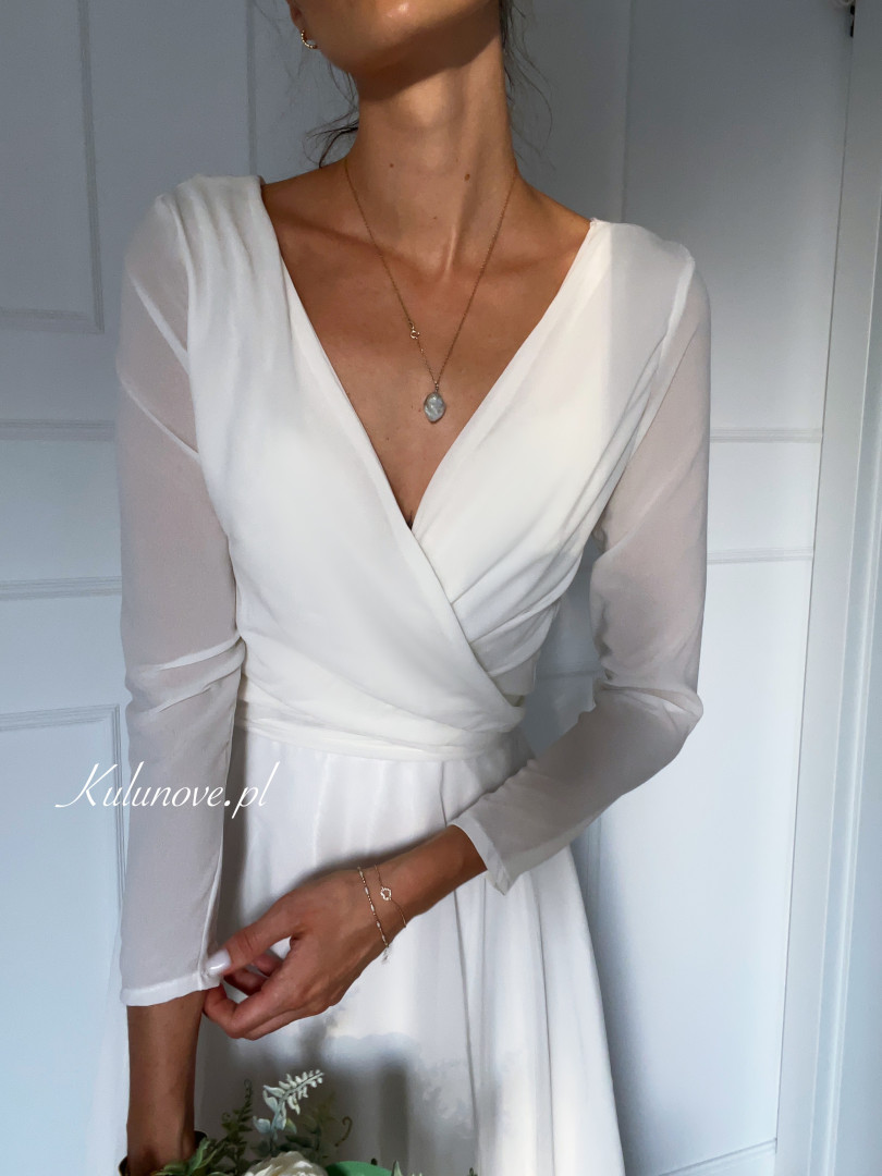 Thin envelope wedding sweater tied in several ways - Kulunove image 1