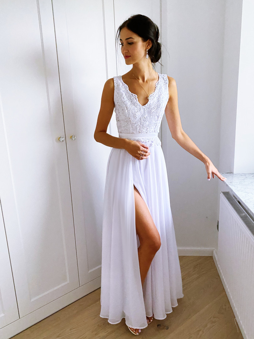 Grace - white wedding dress with embellished bodice - Kulunove image 2