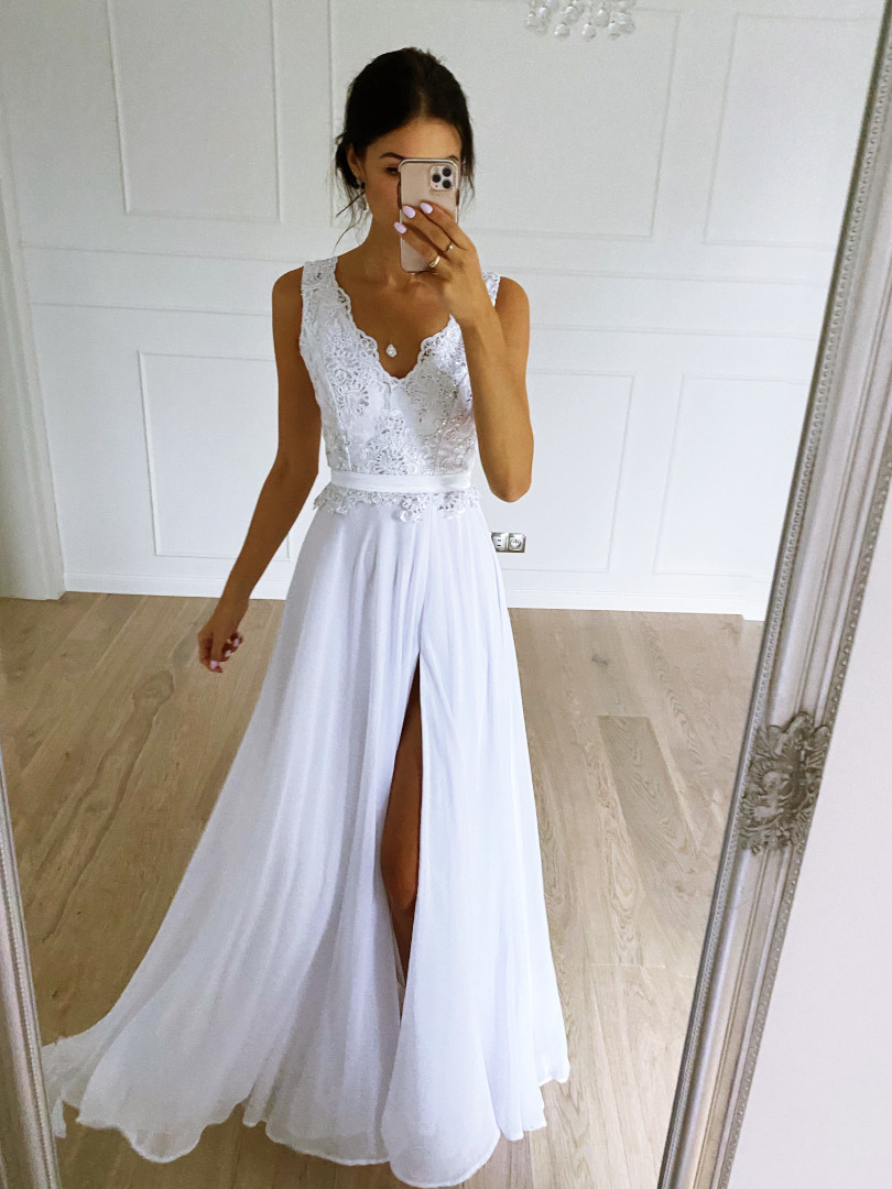 Grace - white wedding dress with embellished bodice - Kulunove image 3