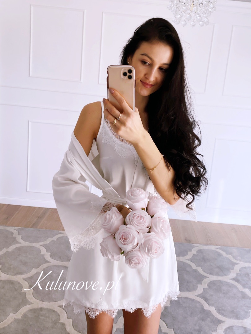 White satin nightgown for bride with lace trim - Kulunove image 2