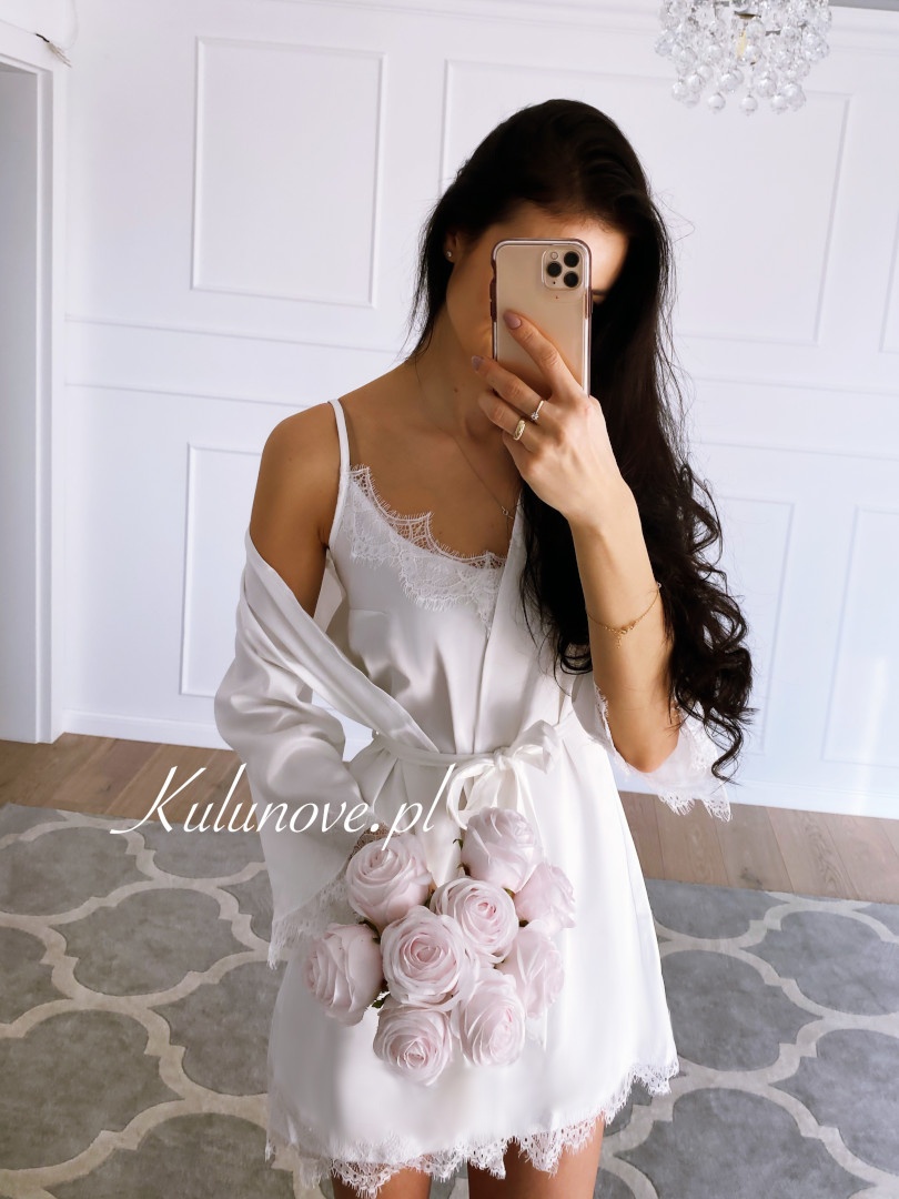 White satin nightgown for bride with lace trim - Kulunove image 4