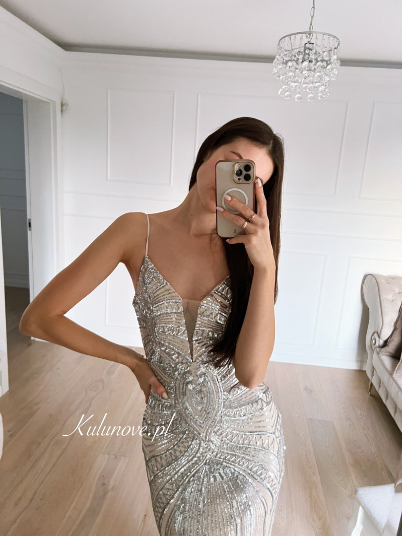 Claudia - silver sequin mermaid shaped dress with beige underlay - Kulunove image 3