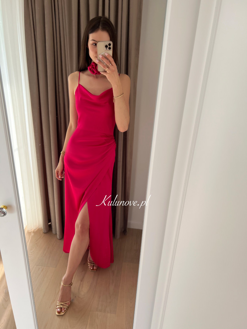 Blair - satin maxi dress in fuchsia with crinkle detailing - Kulunove image 4