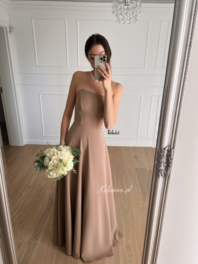 Hannah - classic corset maxi dress in beige color - Kulunove image 2