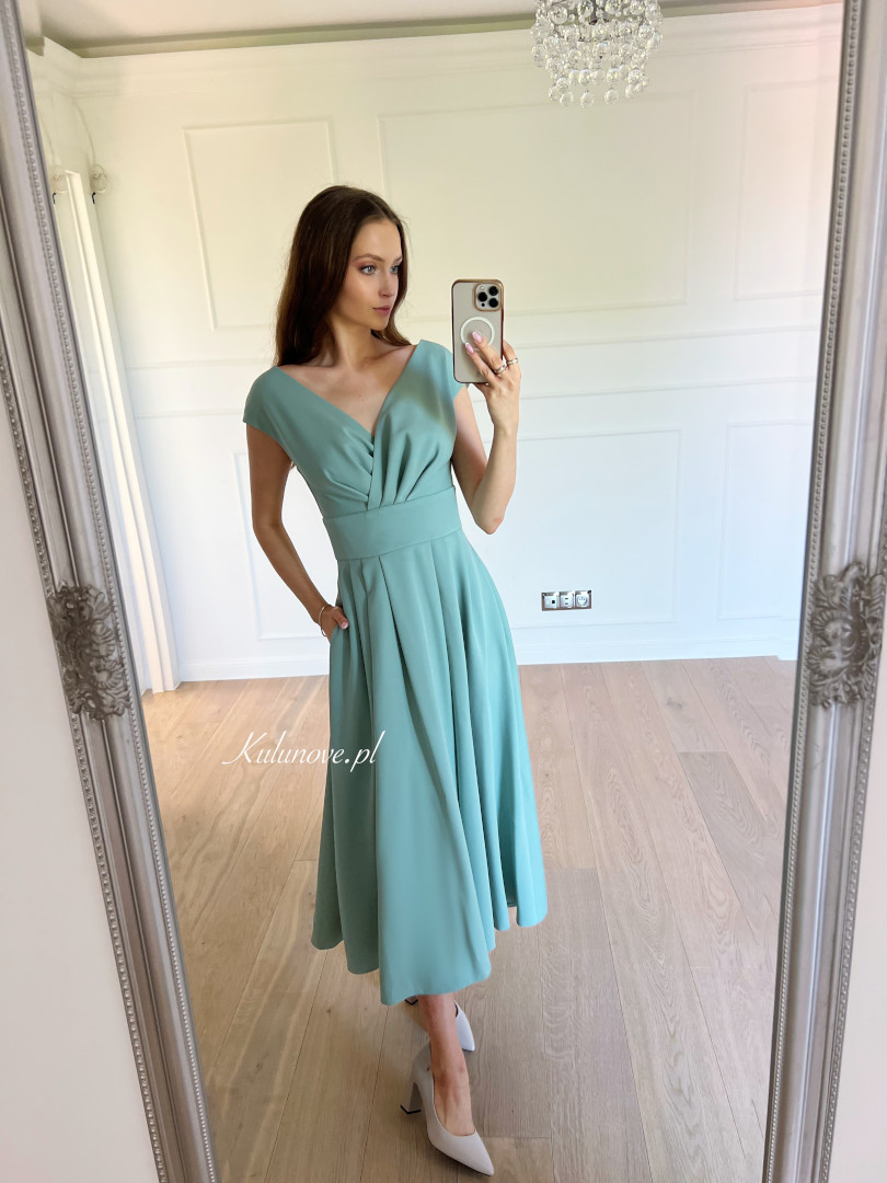 Jolie - gently covering shoulders medium length dress in sage color - Kulunove image 2