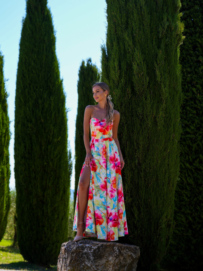 Judith - spread floral maxi dress with striking leg slit - Kulunove image 4