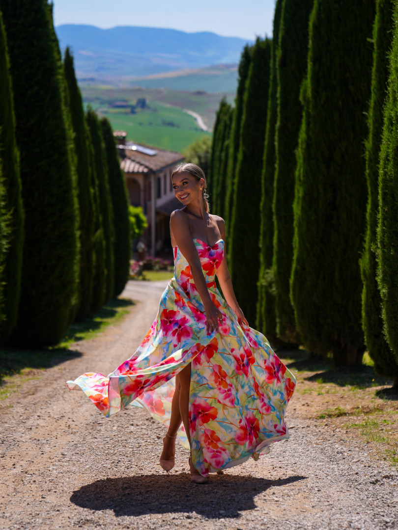Judith - spread floral maxi dress with striking leg slit - Kulunove image 3