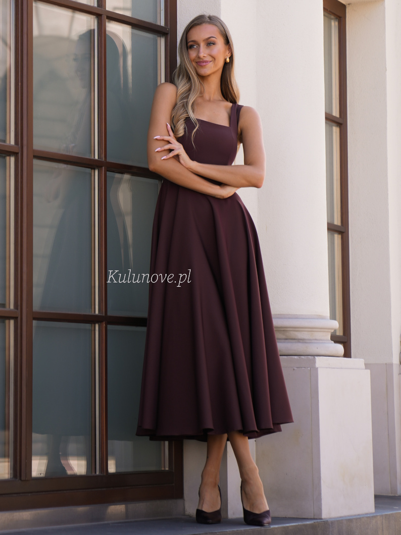 Karlie midi - chocolate midi strapless dress with a straight neckline - Kulunove image 1