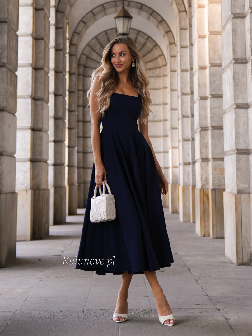 Karlie midi - navy blue strapless midi dress with square neckline - Kulunove image 1