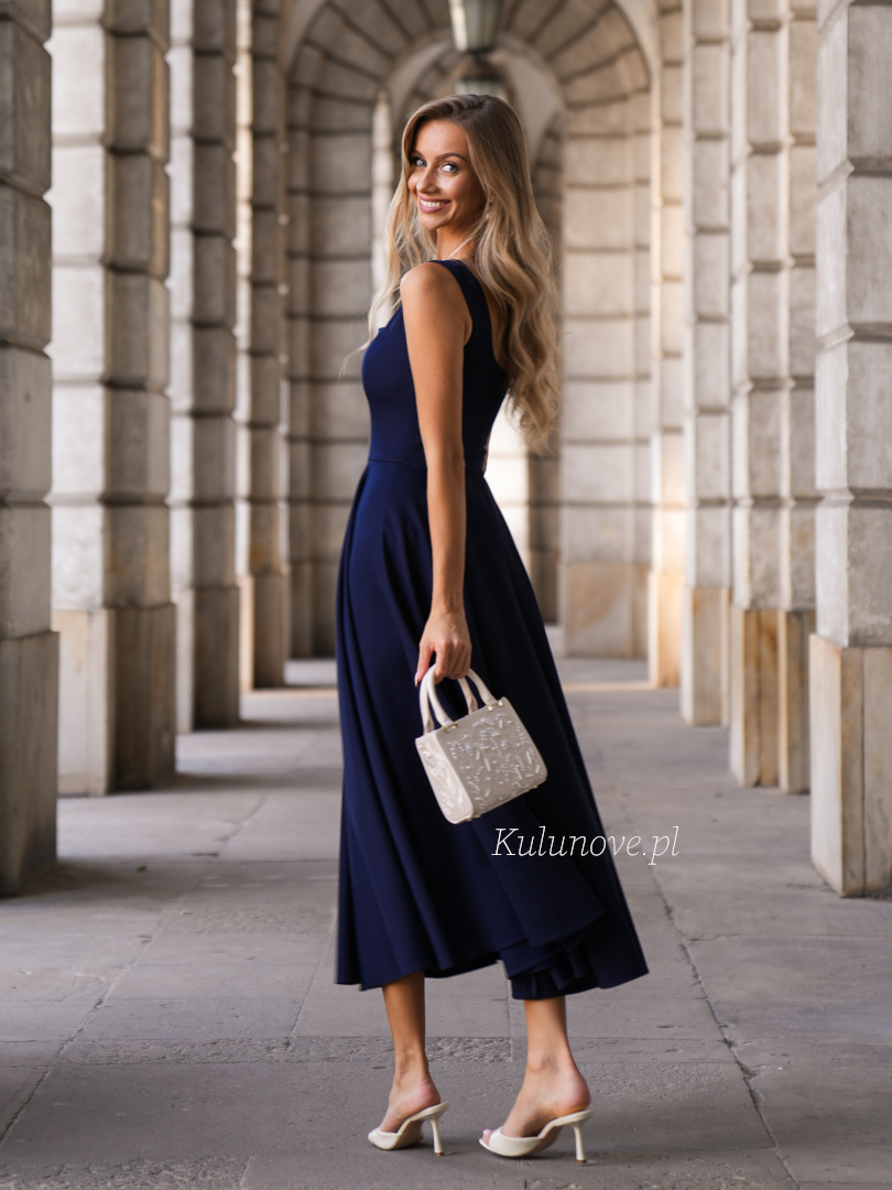 Karlie midi - navy blue strapless midi dress with square neckline - Kulunove image 4