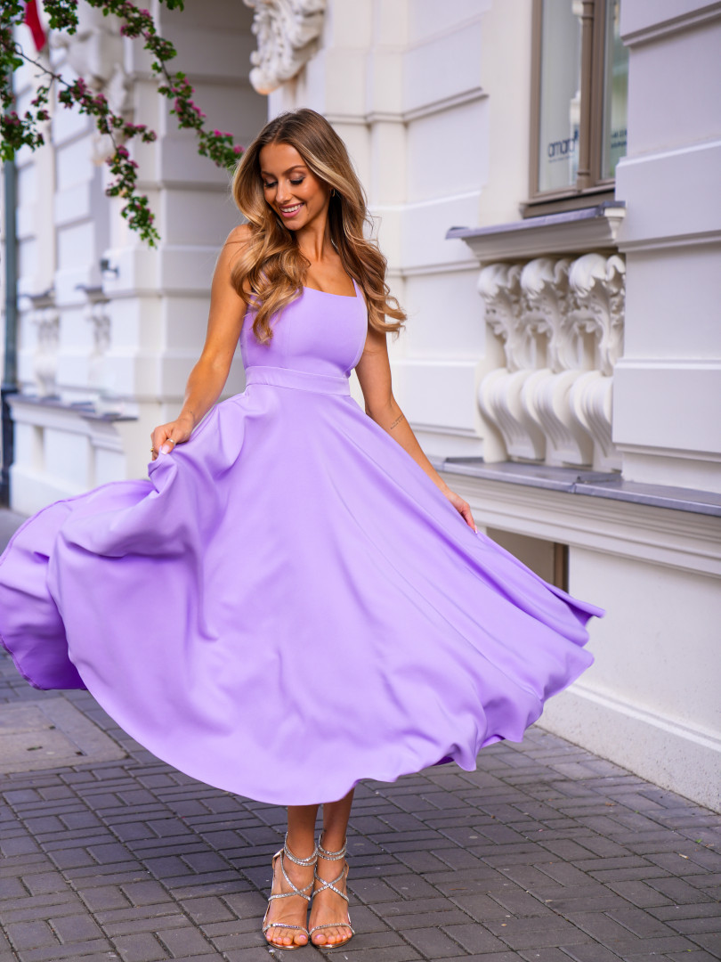 Karlie midi - heather medium length dress on thicker straps with a karo neckline - Kulunove image 3