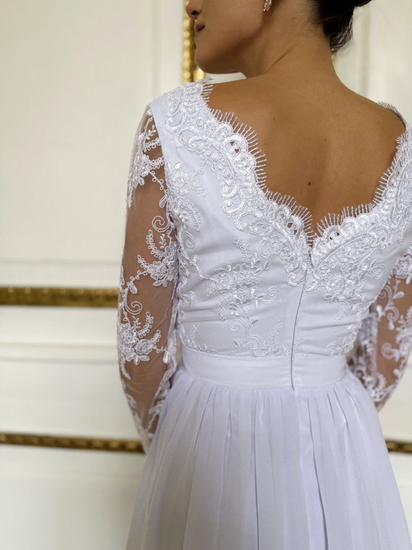 Klementyna - lace wedding dress with chiffon bottom - Kulunove image 3