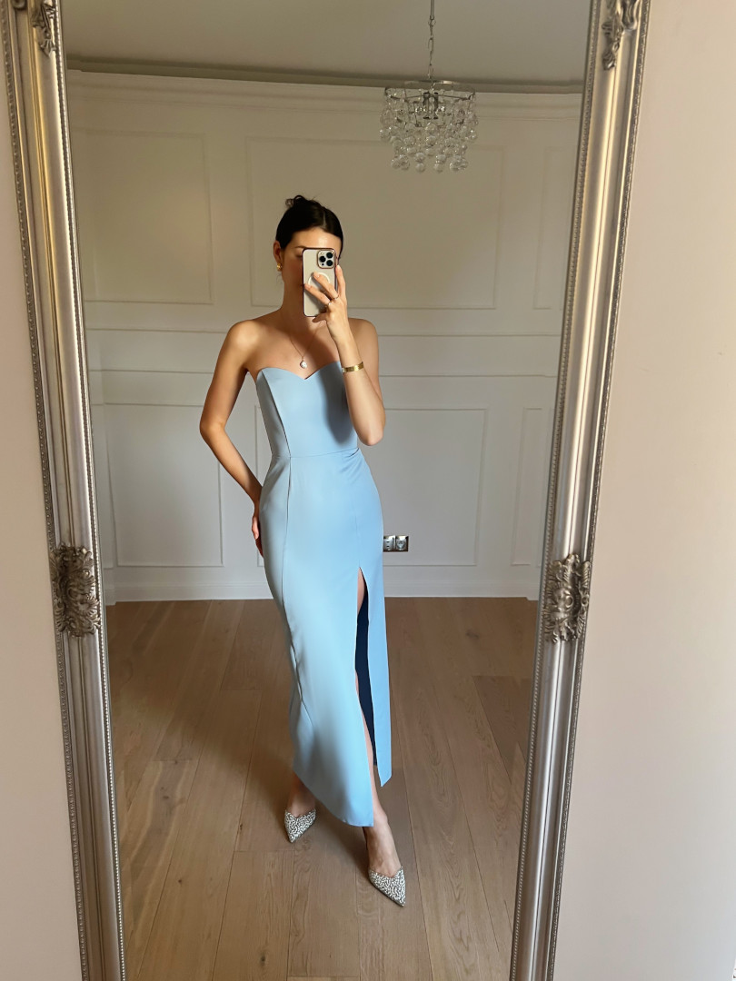 Leandra blue - pencil long dress with heart neckline and open shoulders - Kulunove image 2