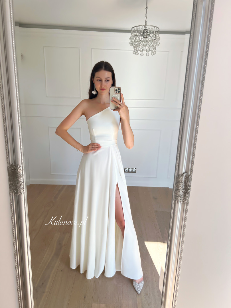 Love - minimalist one shoulder wedding dress with a flared bottom - Kulunove image 1