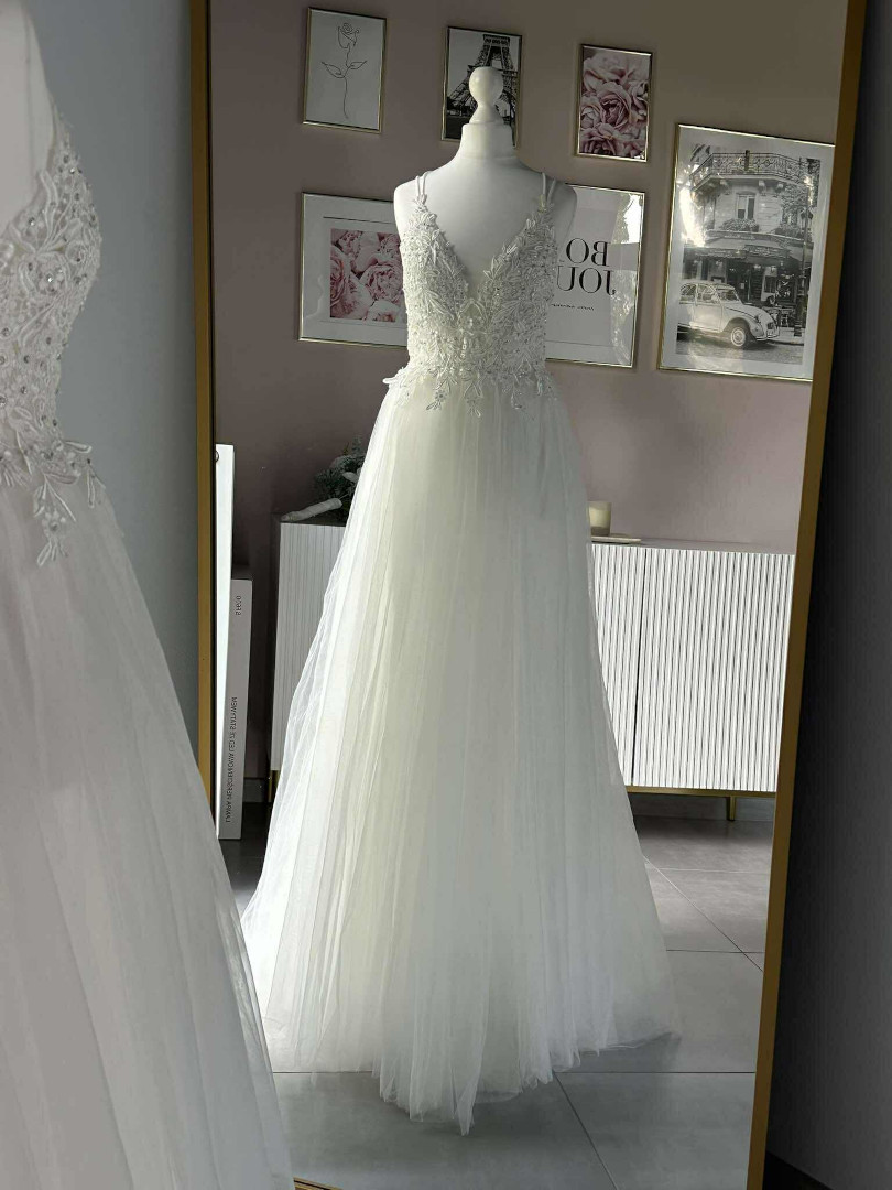 Airy tulle wedding dress with lace top A361 - Kulunove image 1