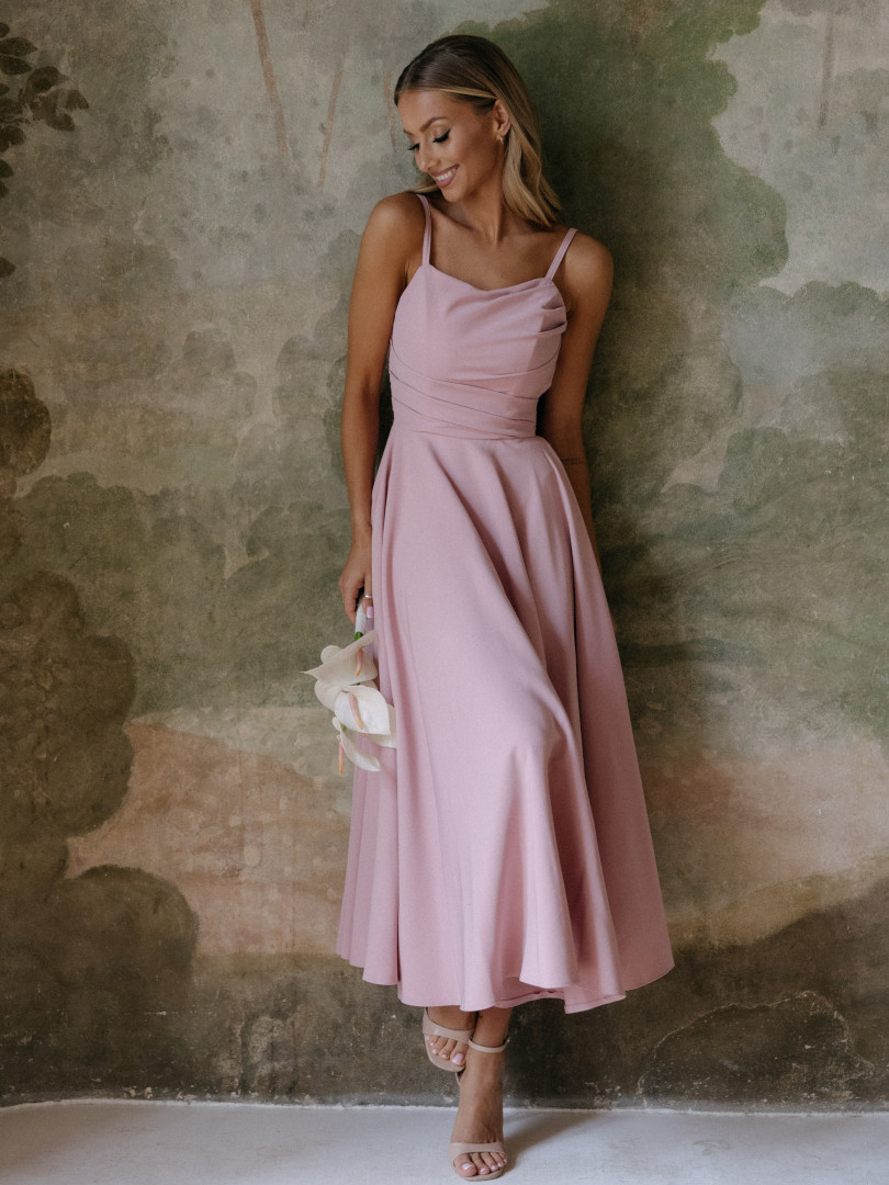 Odetta - romantic midi dress in dirty pink with a corset top and airy bottom - Kulunove image 3