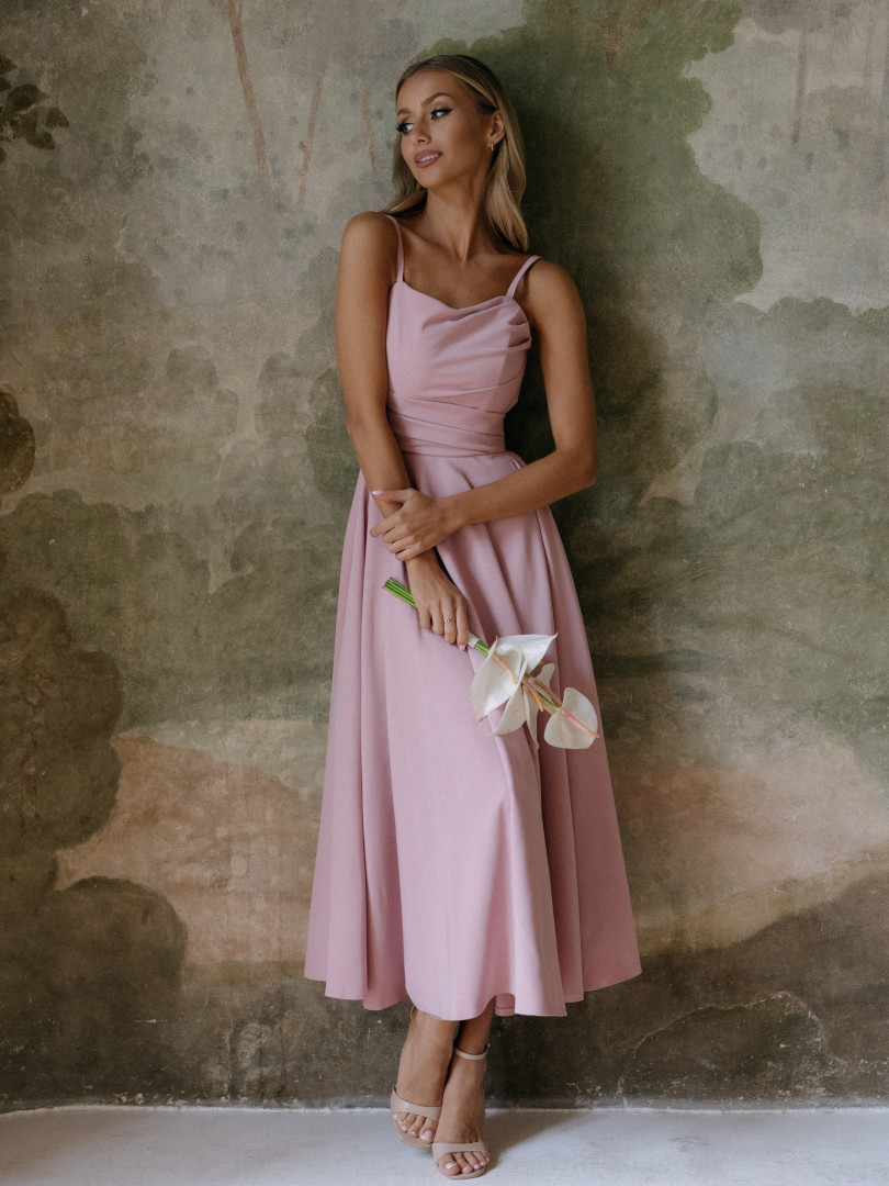 Odetta - romantic midi dress in dirty pink with a corset top and airy bottom - Kulunove image 1