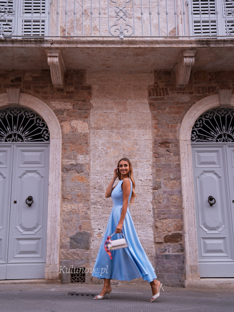 Prima - elegant blue flared midi length dress with a built in neckline - Kulunove image 4