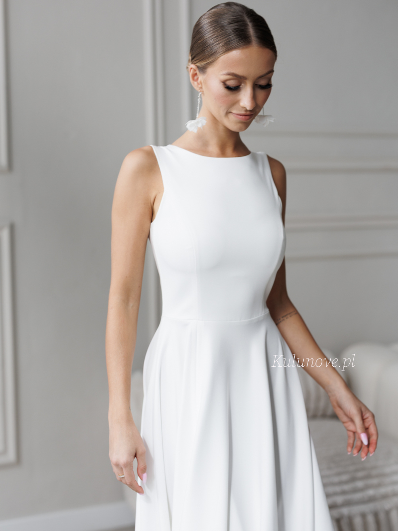 Nora maxi - flared maxi wedding dress with built-in neckline - Kulunove image 3