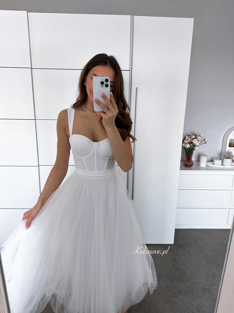 Promise midi - strapless midi wedding dress with padded bodice - Kulunove image 2
