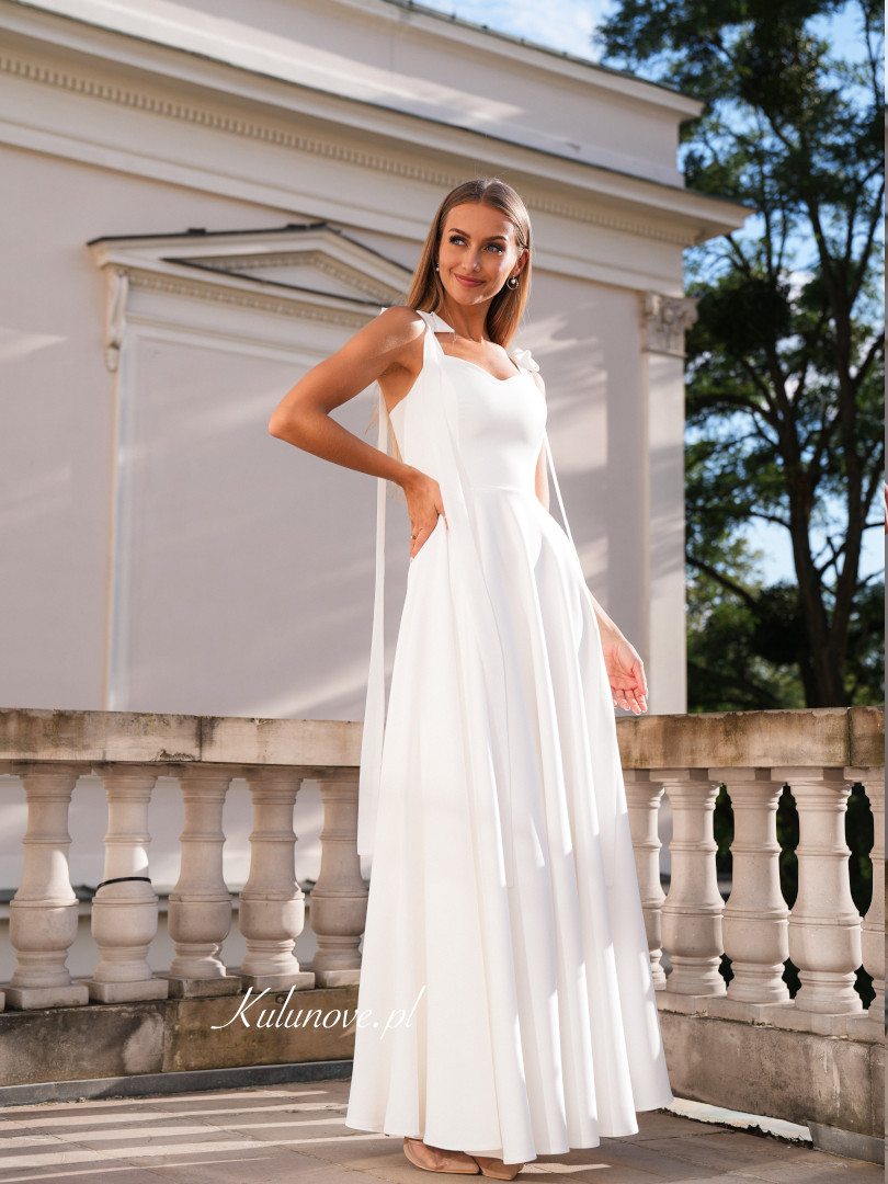 Scarlet maxi - wedding long ecru dress with heart neckline and decorative ties - Kulunove image 2