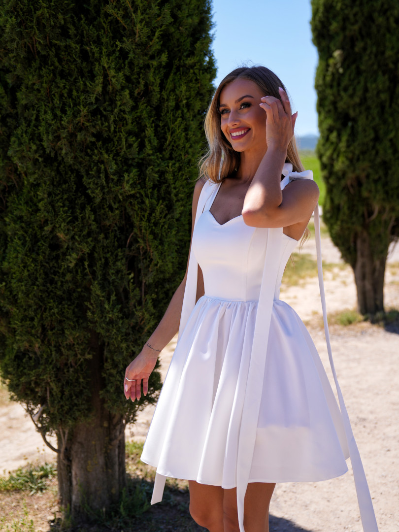 Scarlet - mini wedding dress with shoulder ties and heart neckline - Kulunove image 2