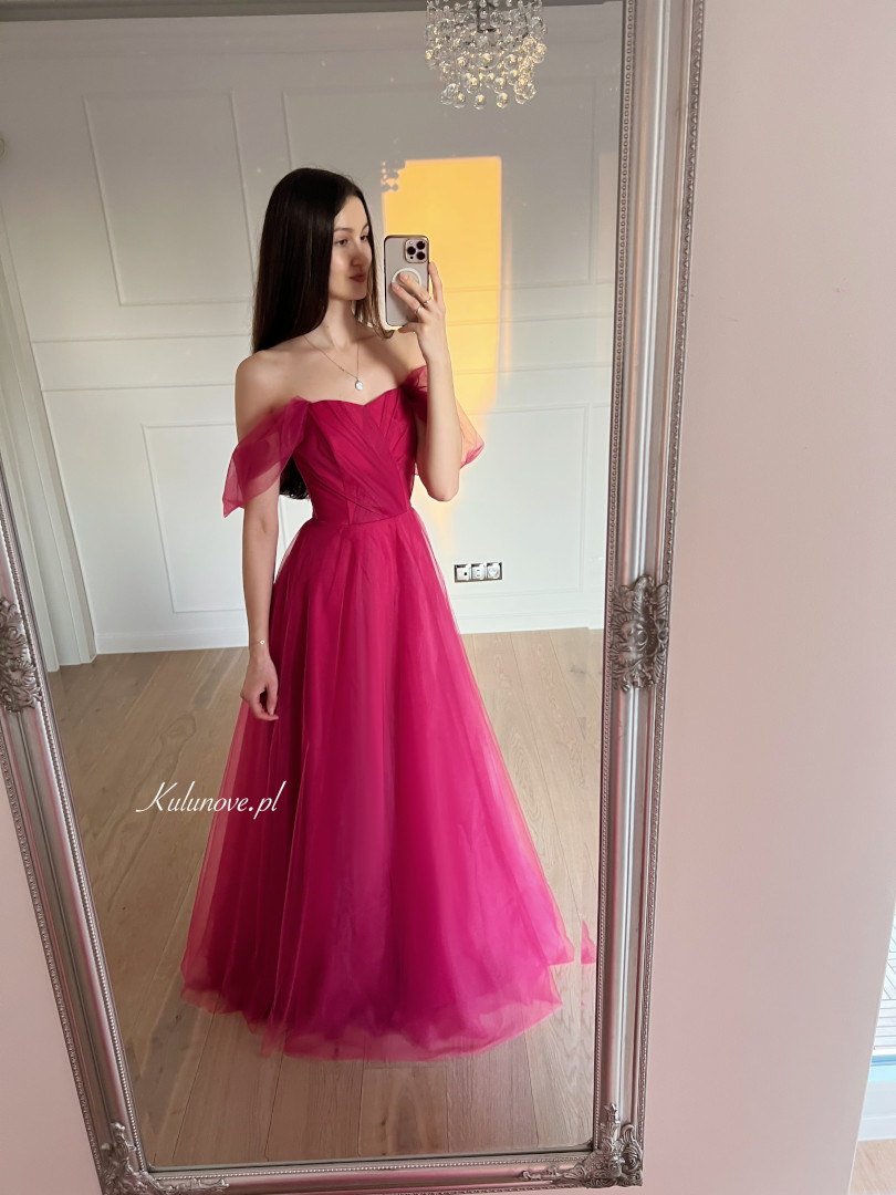 Selena - long corset tulle gown in fuchsia with falling sleeves - Kulunove image 4