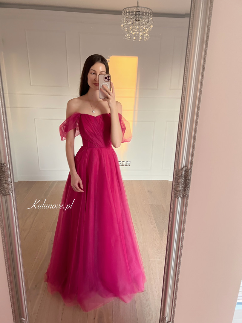 Selena - long corset tulle gown in fuchsia with falling sleeves - Kulunove image 2