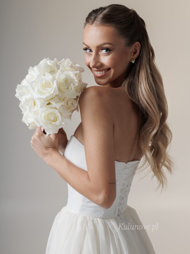 Bonnie - romantic chiffon gown with tie at the back - Kulunove image 3