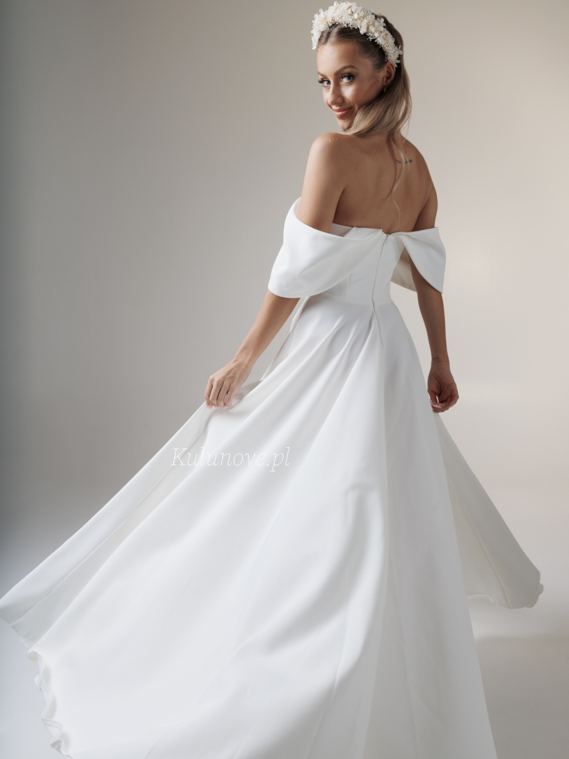 Abby - long ecru wedding dress with Spanish style neckline with leg slit - Kulunove image 3
