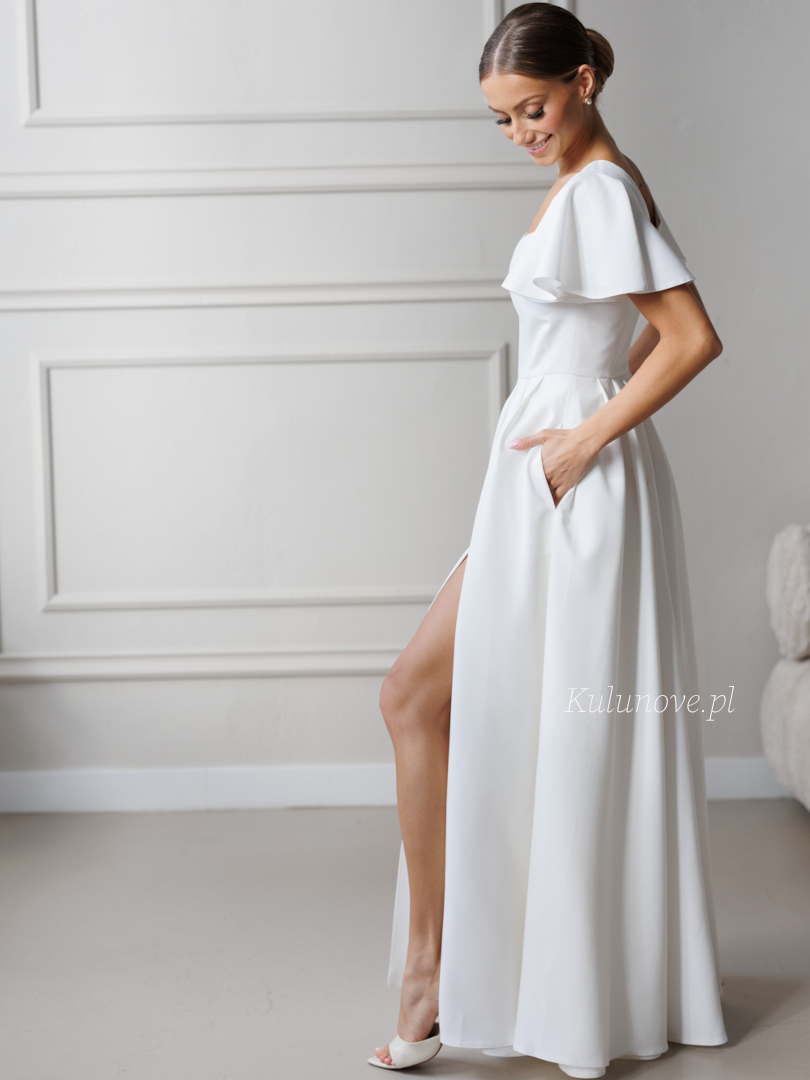 Loren - ecru gown with striking sleeves and leg slit - Kulunove image 3