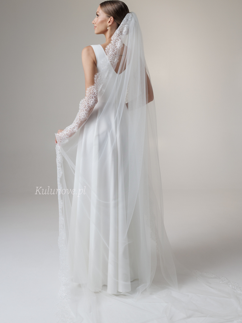 Cathedral wedding veil decorated with French lace - Kulunove image 2